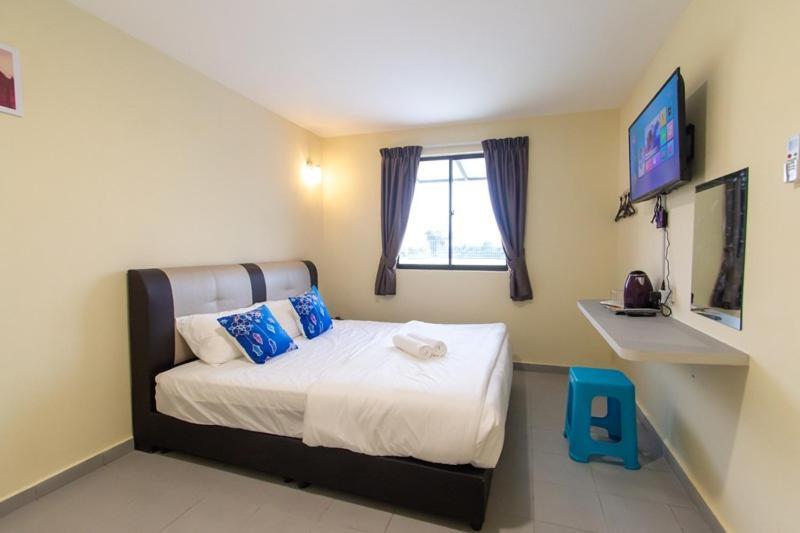 Southern Tip Hotel Понтиан-Кечил Экстерьер фото