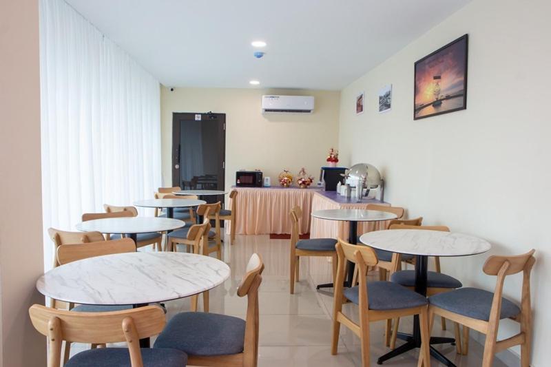 Southern Tip Hotel Понтиан-Кечил Экстерьер фото